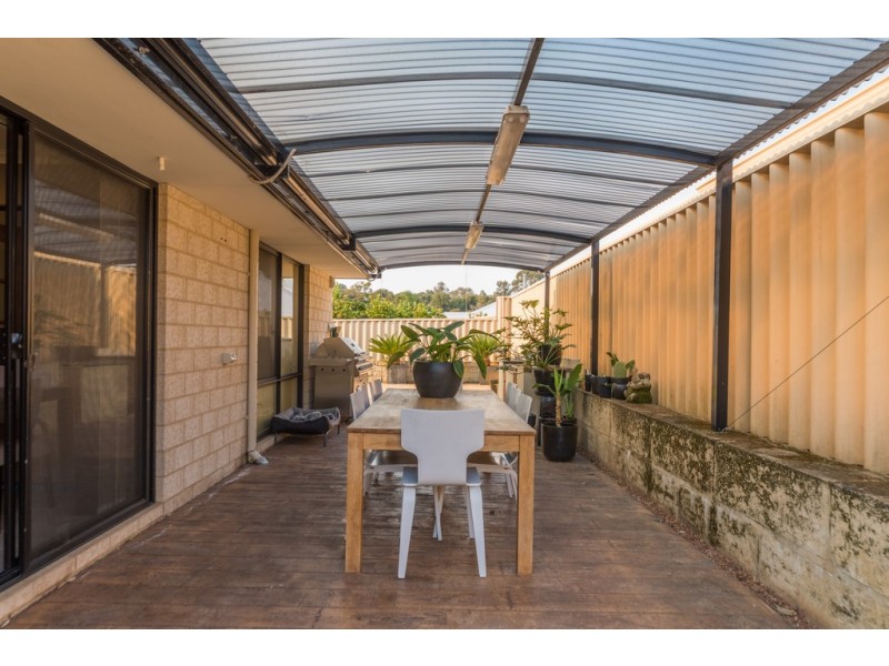 8 Possum Way, College Grove WA 6230