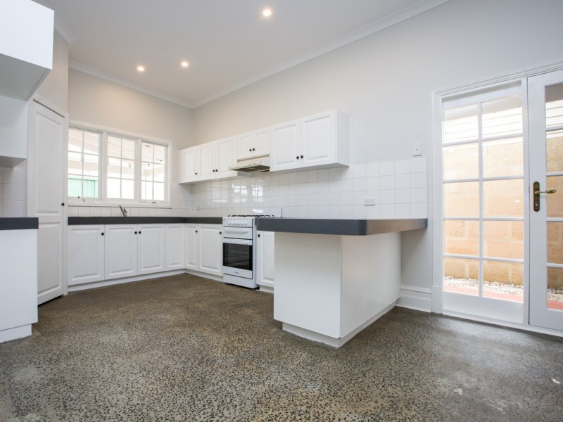 6 Symmons Street, Bunbury WA 6230