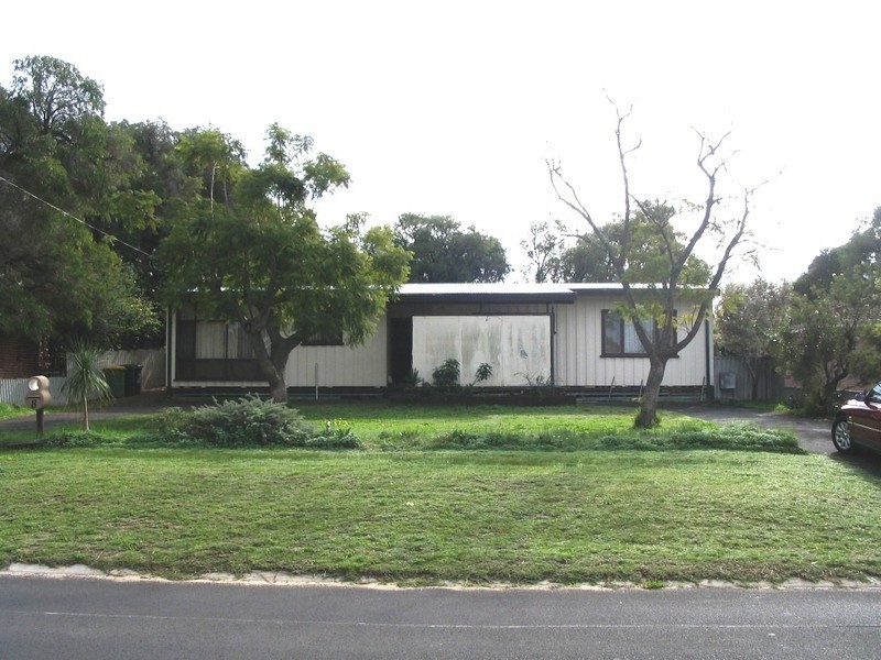 8 Timperley Road, South Bunbury WA 6230