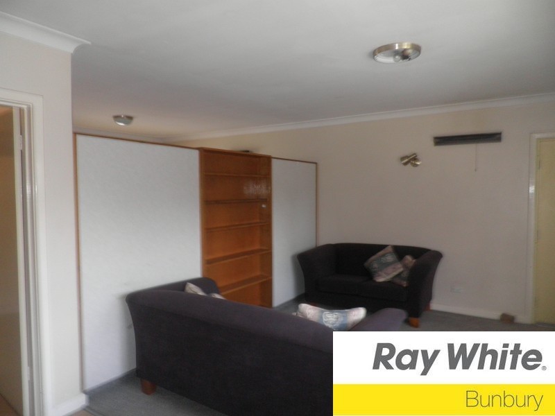 2/9 Reading Street, Bunbury WA 6230