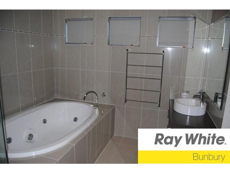 24 Thetis Link, Dalyellup WA 6230