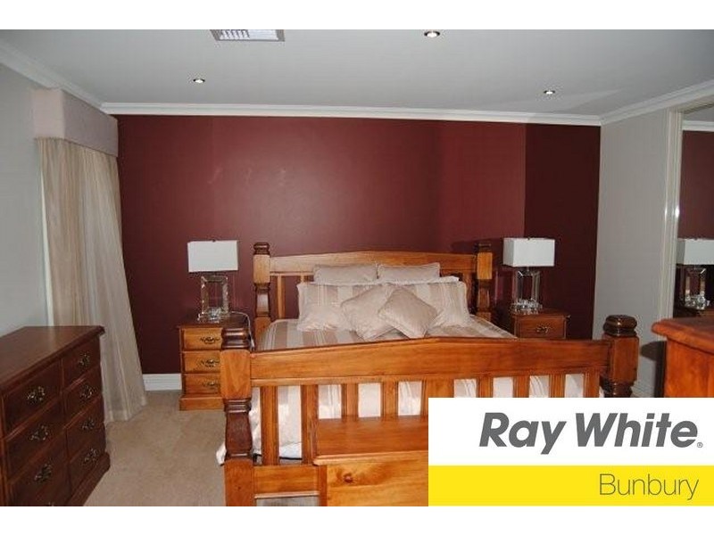 24 Thetis Link, Dalyellup WA 6230