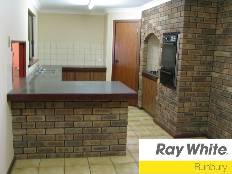 15 Crampton Avenue, Eaton WA 6232