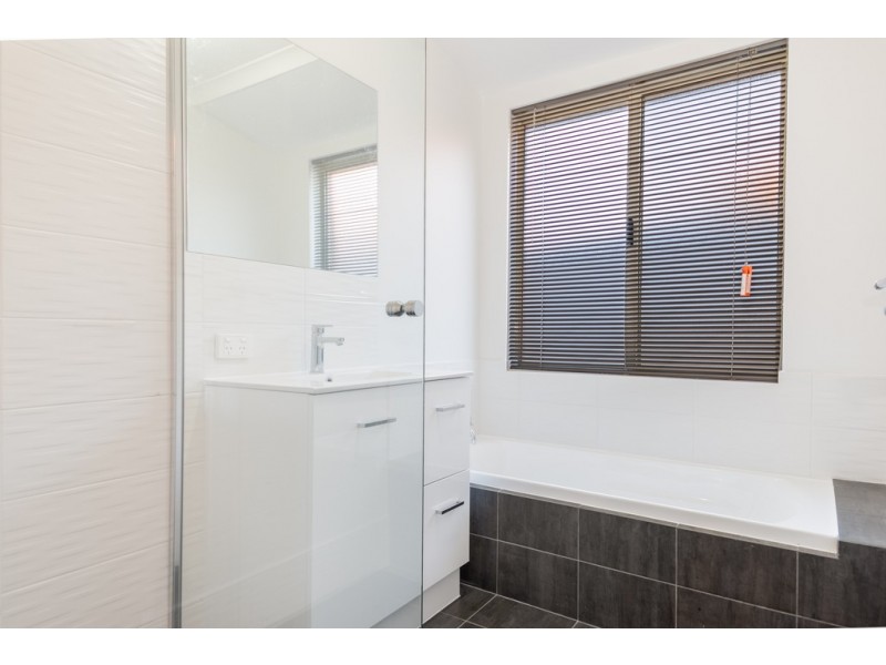 20 Bungarra Street, Australind WA 6233