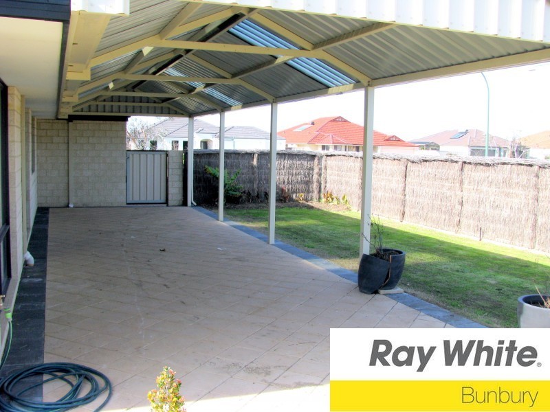 28 The Boulevard, Australind WA 6233