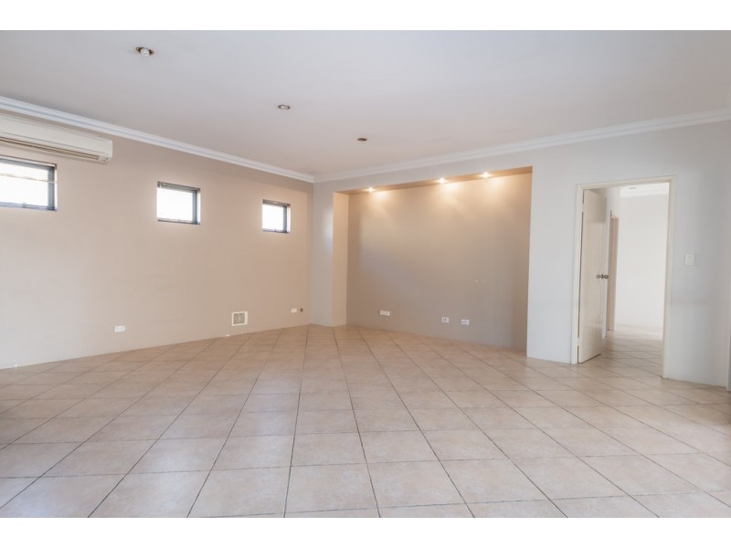 3 Madigan Road, Dalyellup WA 6230