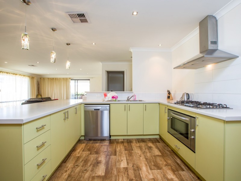 16 Abercrombie Way, Millbridge WA 6232