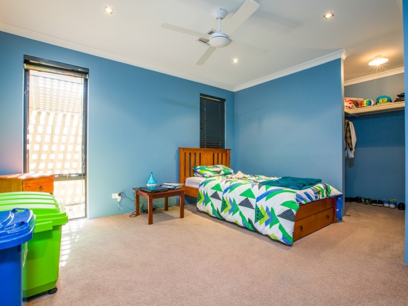 16 Abercrombie Way, Millbridge WA 6232