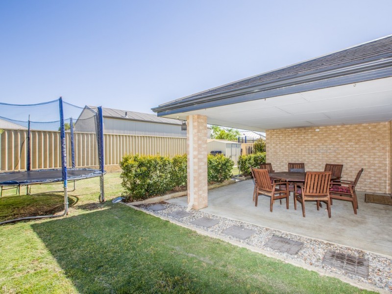 16 Abercrombie Way, Millbridge WA 6232
