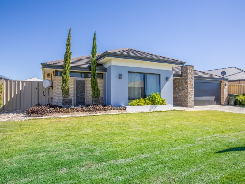 16 Abercrombie Way, Millbridge WA 6232