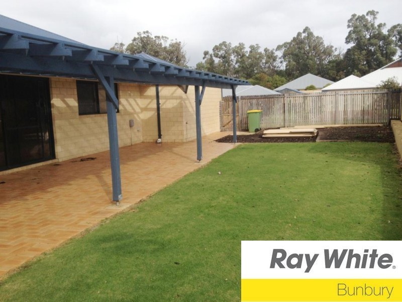18 Blaxland Road, Dalyellup WA 6230