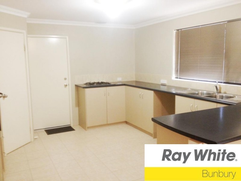 18 Blaxland Road, Dalyellup WA 6230