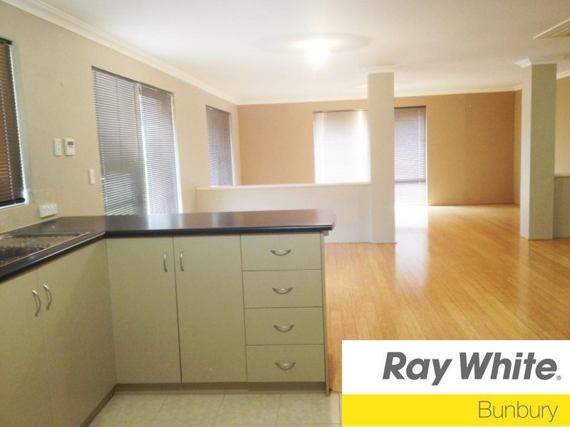 18 Blaxland Road, Dalyellup WA 6230