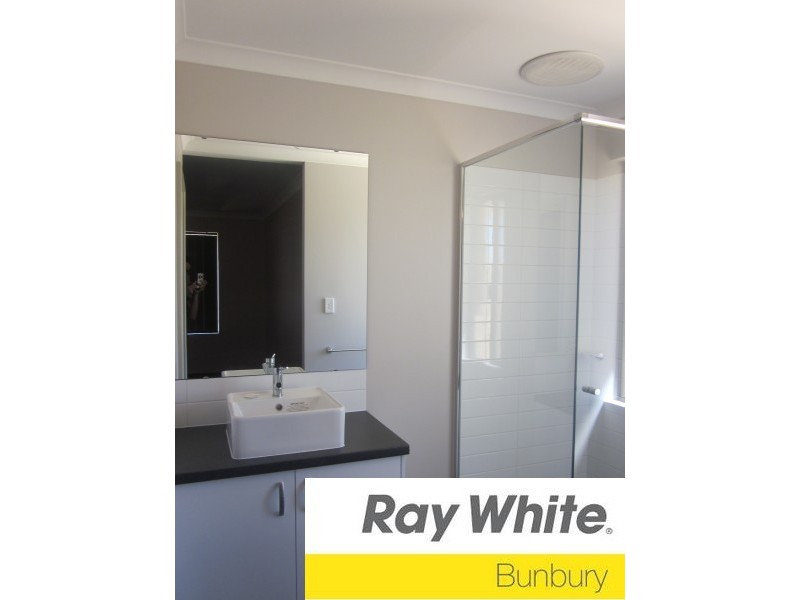 24 Carlingford Court, Australind WA 6233