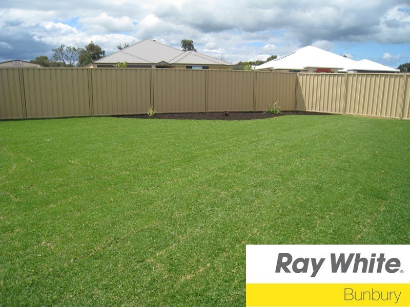 24 Carlingford Court, Australind WA 6233