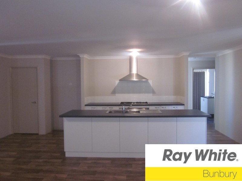 24 Carlingford Court, Australind WA 6233