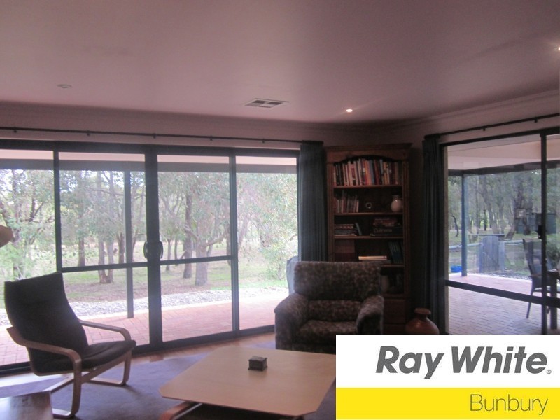 12 Page Retreat, Boyanup WA 6237