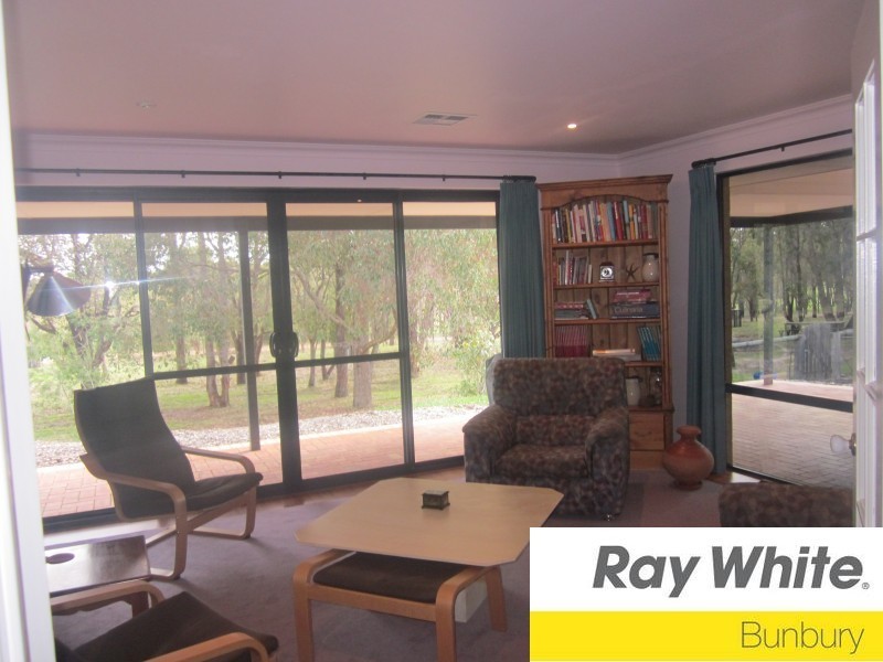 12 Page Retreat, Boyanup WA 6237