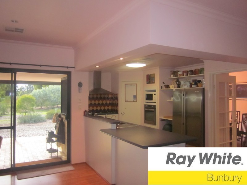 12 Page Retreat, Boyanup WA 6237