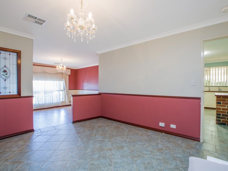 12 Magdalen Place, College Grove WA 6230