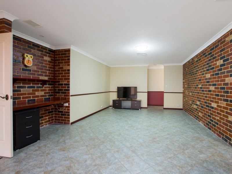 12 Magdalen Place, College Grove WA 6230