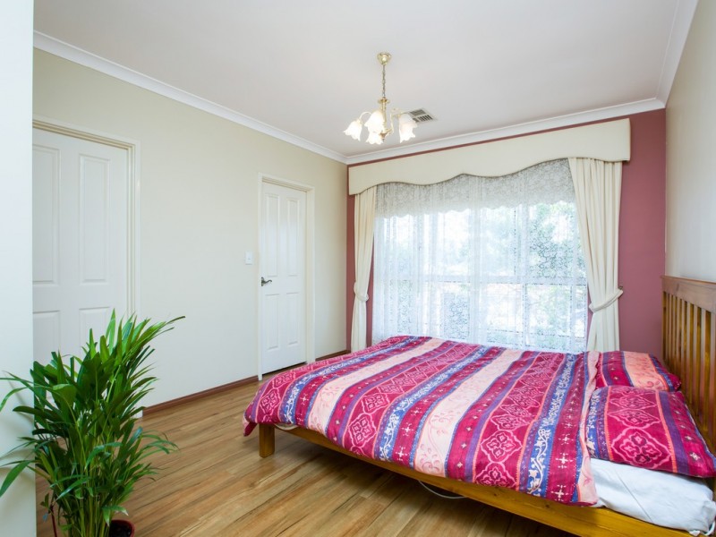 12 Magdalen Place, College Grove WA 6230