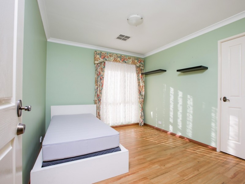 12 Magdalen Place, College Grove WA 6230