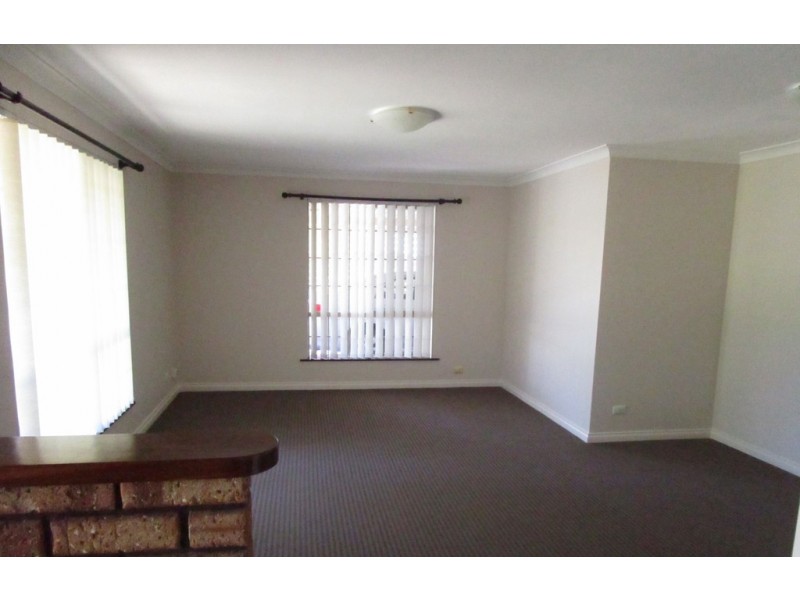 4 Alexandrina Place, Australind WA 6233