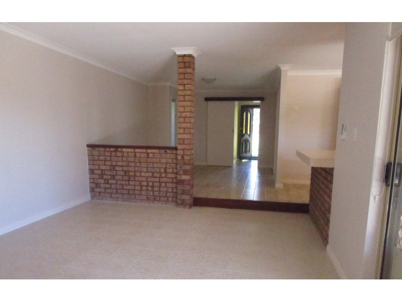 4 Alexandrina Place, Australind WA 6233