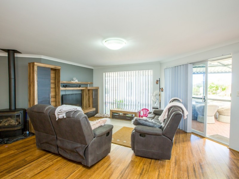 25 Lawson Road, Dalyellup WA 6230