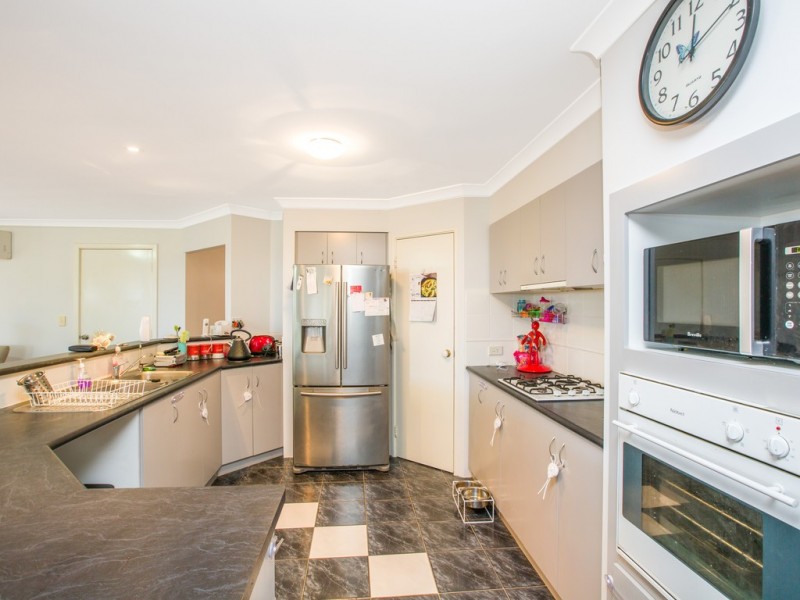 25 Lawson Road, Dalyellup WA 6230