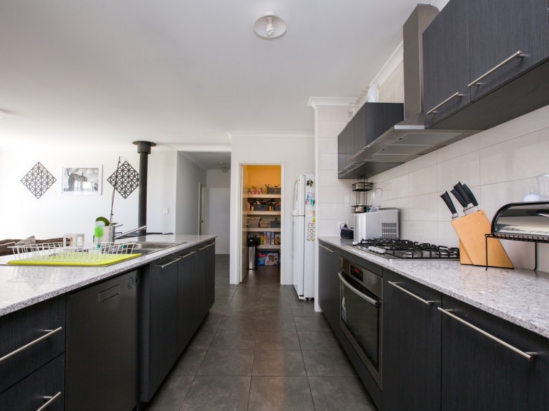 10 Lochart Road, Australind WA 6233