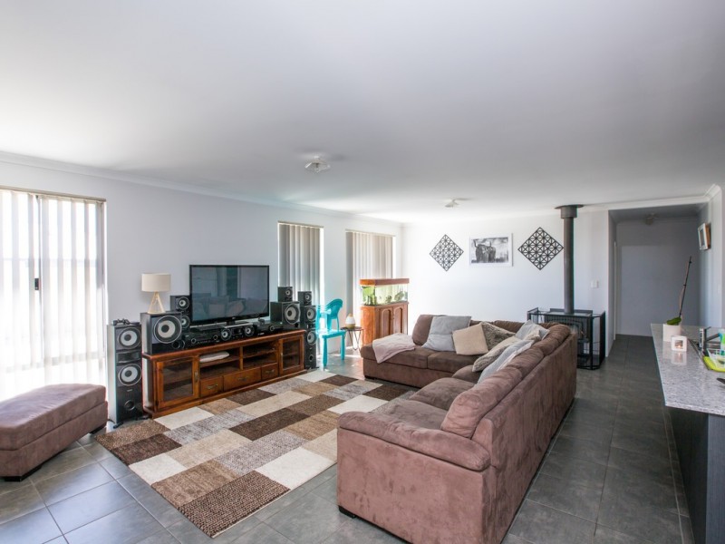 10 Lochart Road, Australind WA 6233