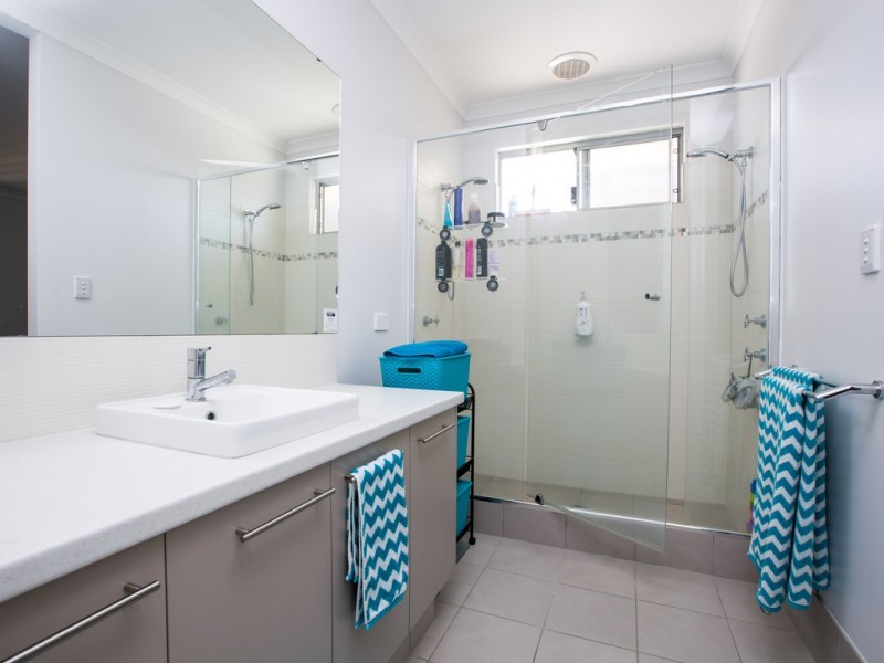 10 Lochart Road, Australind WA 6233