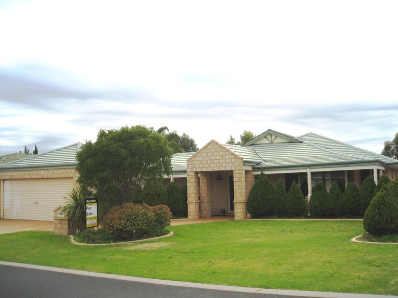 7 Turnberry Way, Pelican Point WA 6230