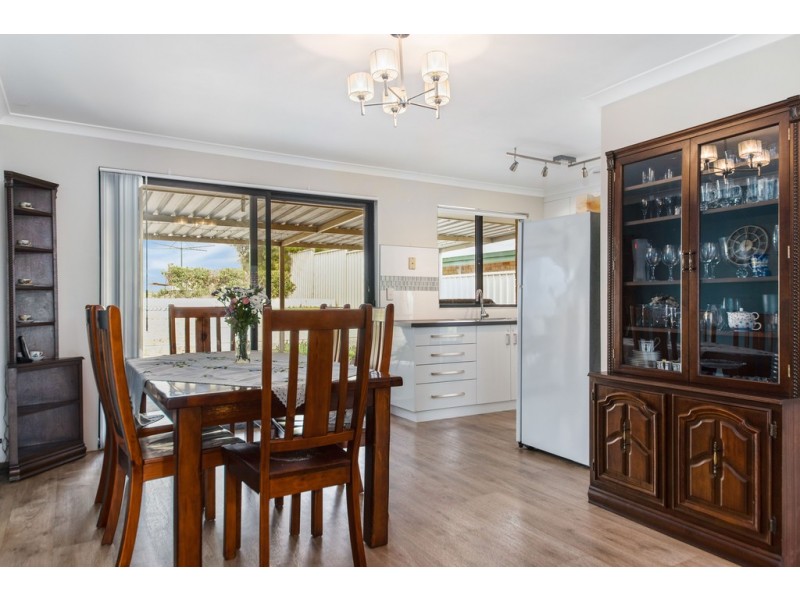 25 Dudley Drive, Usher WA 6230