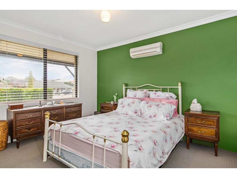 25 Dudley Drive, Usher WA 6230