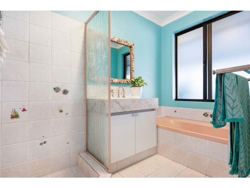 25 Dudley Drive, Usher WA 6230