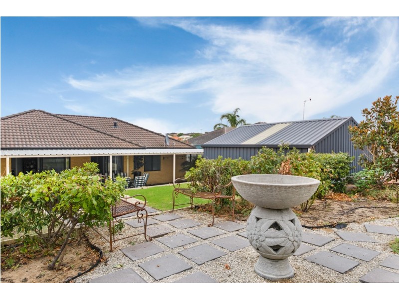 25 Dudley Drive, Usher WA 6230