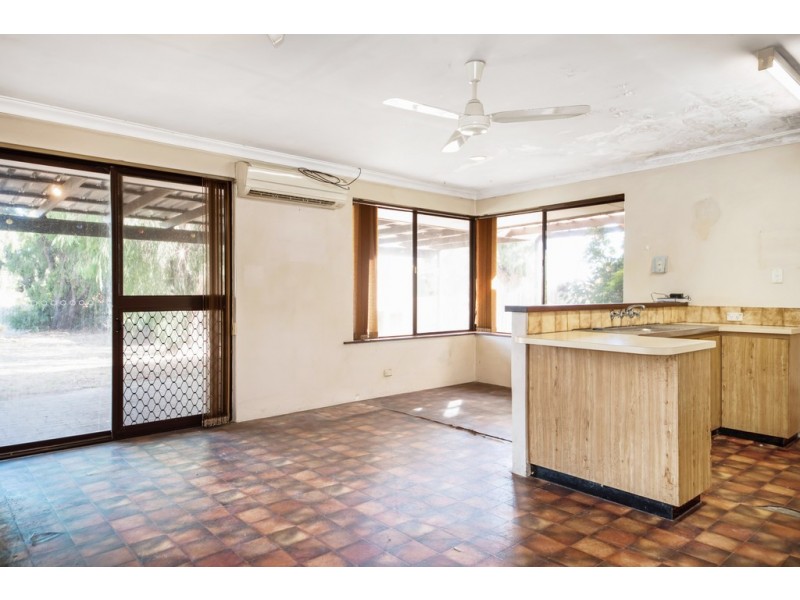 42 Jacaranda Crescent, Withers WA 6230