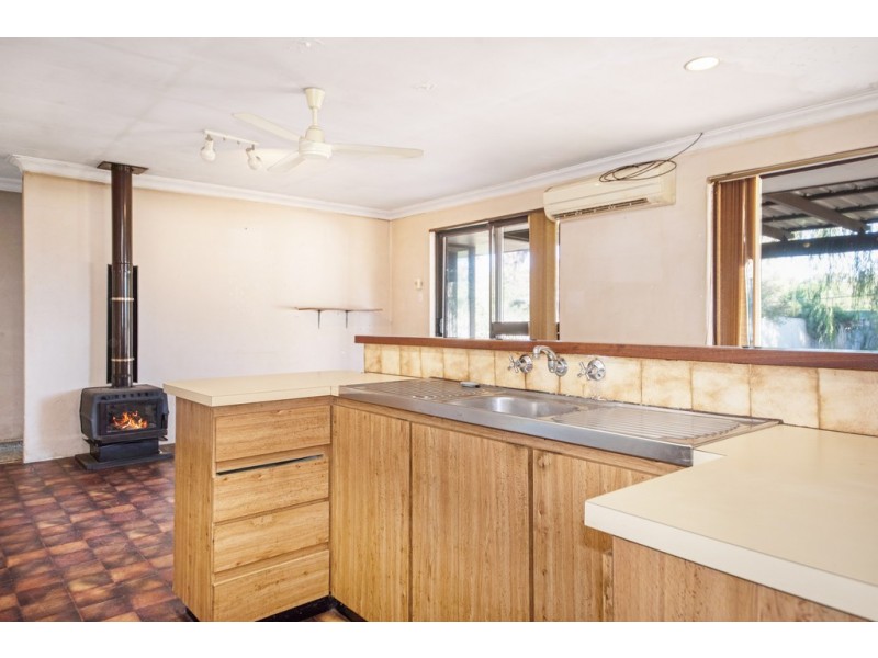 42 Jacaranda Crescent, Withers WA 6230