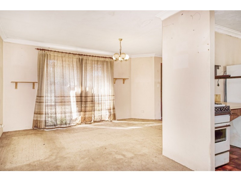 42 Jacaranda Crescent, Withers WA 6230