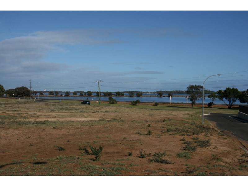 2 and 4 Laura Avenue, Australind WA 6233