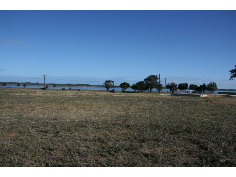 2 and 4 Laura Avenue, Australind WA 6233