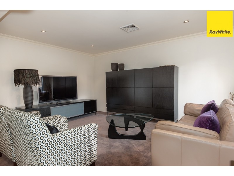 8 Possum Way, College Grove WA 6230