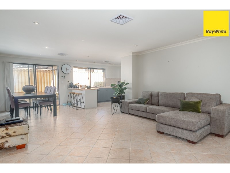 8 Possum Way, College Grove WA 6230