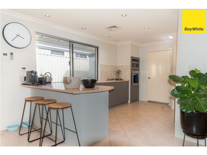 8 Possum Way, College Grove WA 6230