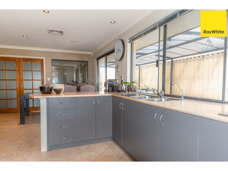 8 Possum Way, College Grove WA 6230