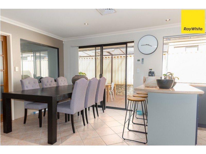 8 Possum Way, College Grove WA 6230