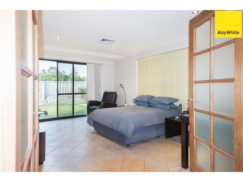 8 Possum Way, College Grove WA 6230